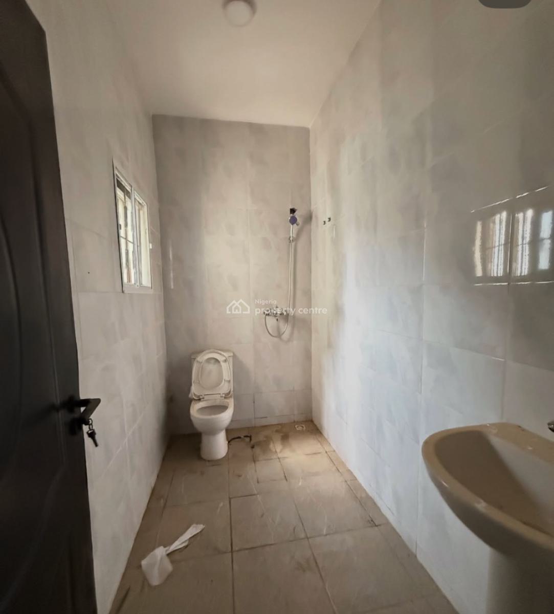 2bedroom Flat Inside a Fully Tarred Estate, Jahi Inside a Fully Tarred Estate, 2minutes Untarred Road to The Estat, Jahi, Abuja, Flat / Apartment for Rent