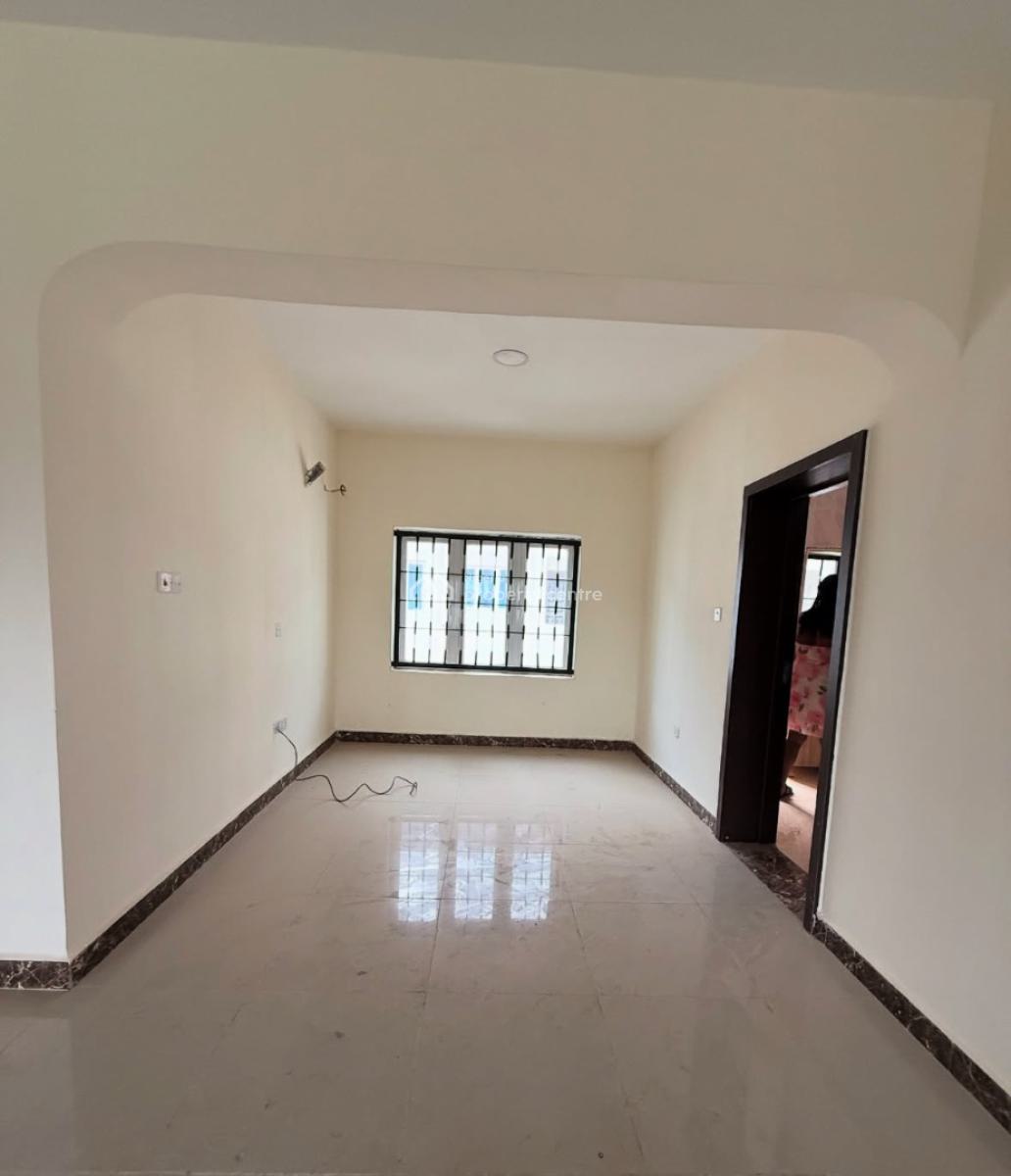 2bedroom Flat Inside a Fully Tarred Estate, Jahi Inside a Fully Tarred Estate, 2minutes Untarred Road to The Estat, Jahi, Abuja, Flat / Apartment for Rent