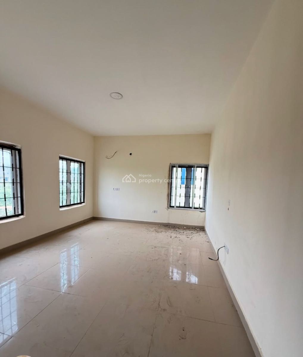 2bedroom Flat Inside a Fully Tarred Estate, Jahi Inside a Fully Tarred Estate, 2minutes Untarred Road to The Estat, Jahi, Abuja, Flat / Apartment for Rent