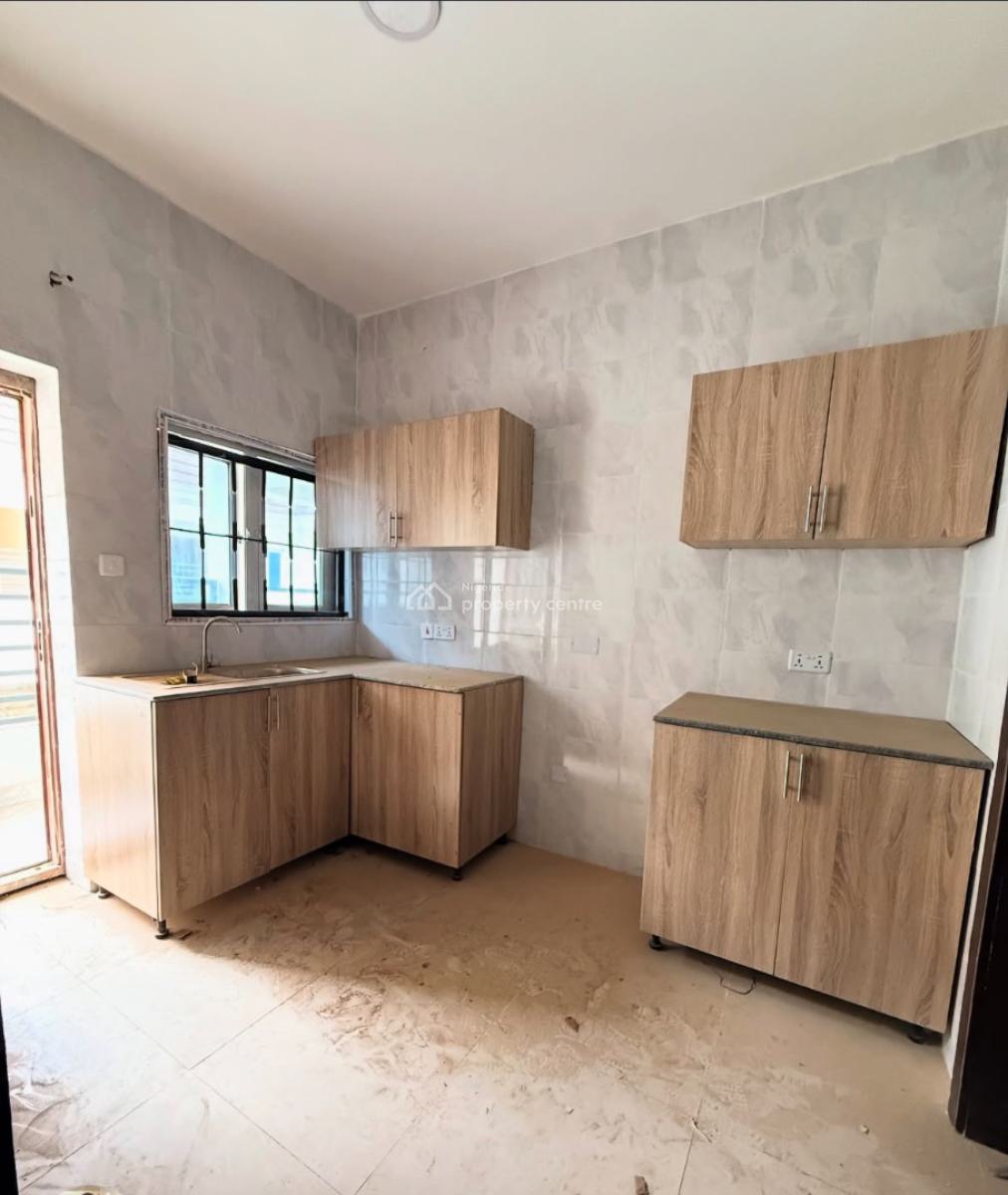 2bedroom Flat Inside a Fully Tarred Estate, Jahi Inside a Fully Tarred Estate, 2minutes Untarred Road to The Estat, Jahi, Abuja, Flat / Apartment for Rent