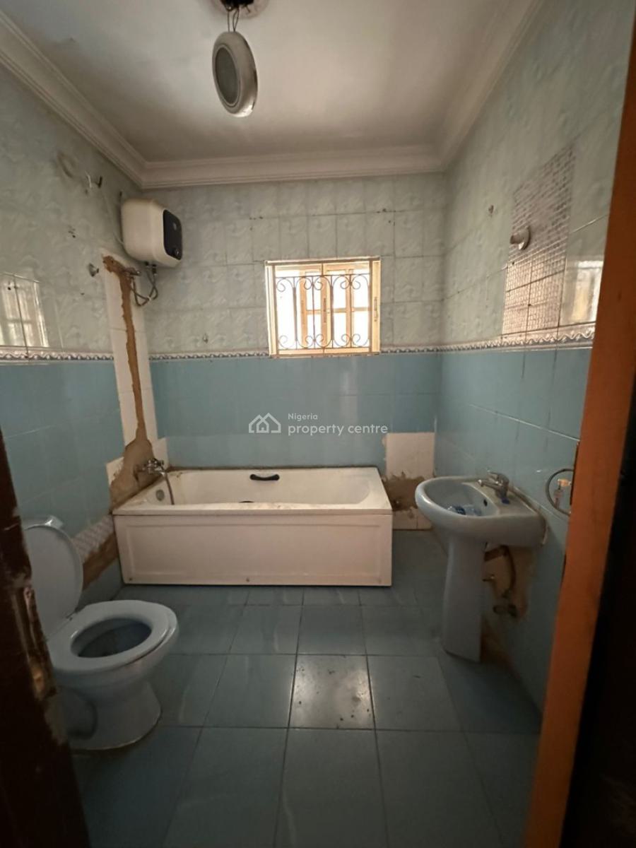 Spacious and Decent 3 Bedrooms Apartment, Maitama District, Abuja, Flat / Apartment for Rent