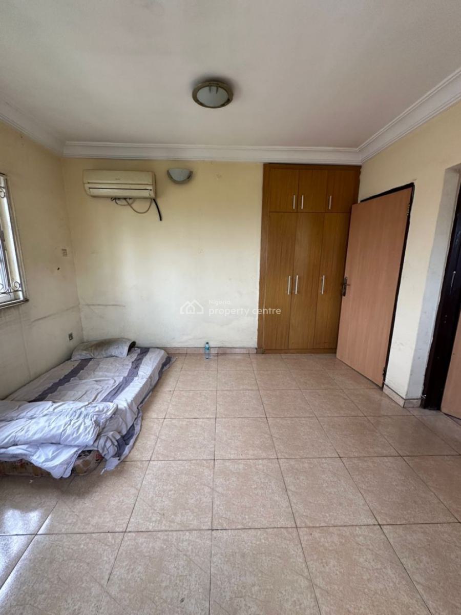 Spacious and Decent 3 Bedrooms Apartment, Maitama District, Abuja, Flat / Apartment for Rent