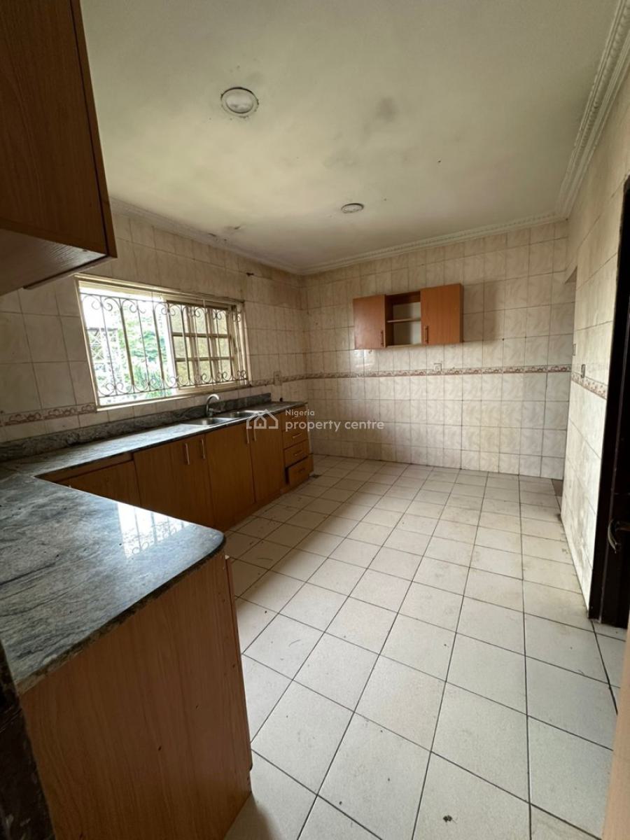 Spacious and Decent 3 Bedrooms Apartment, Maitama District, Abuja, Flat / Apartment for Rent