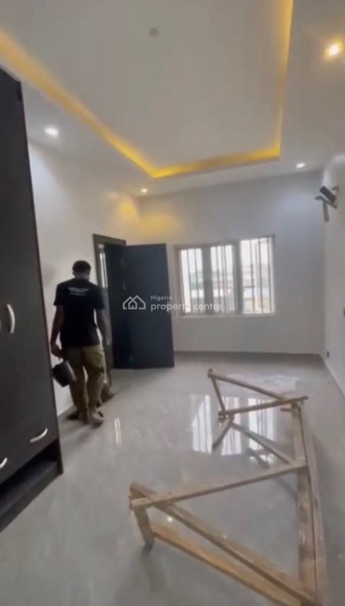 a Standard, Executive 3 Bedroom Flat, Gra Phase 1, Magodo, Lagos, Flat / Apartment for Rent