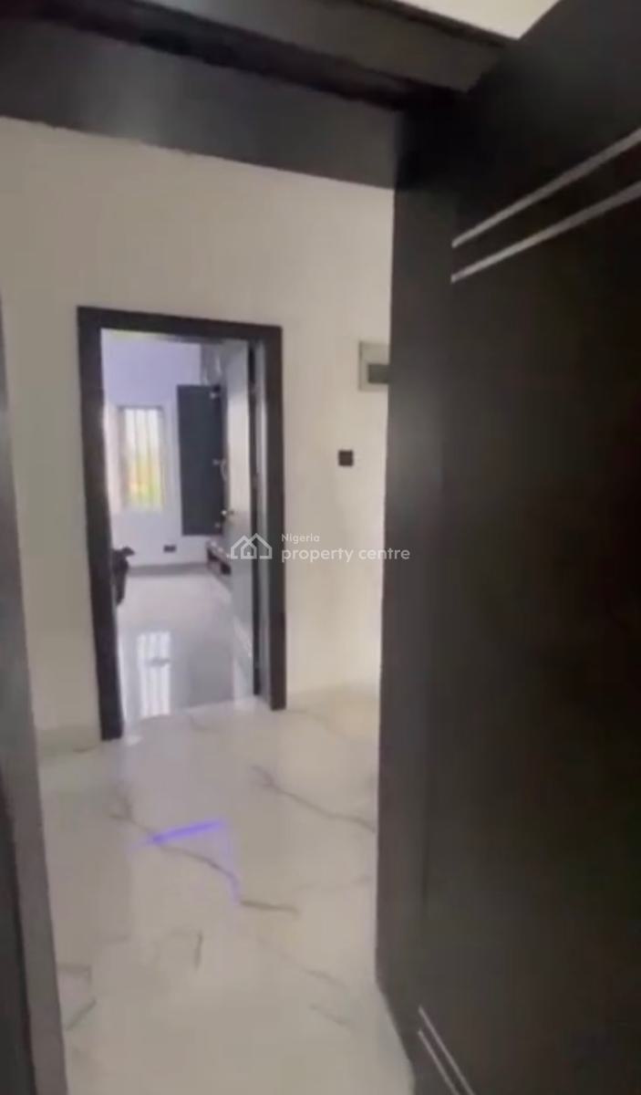 a Standard, Executive 3 Bedroom Flat, Gra Phase 1, Magodo, Lagos, Flat / Apartment for Rent