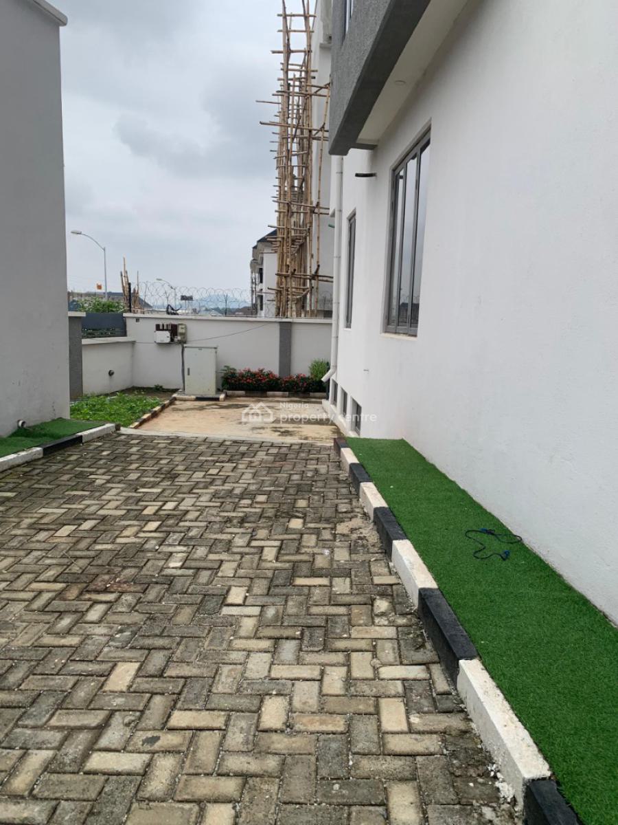 5 Bedroom Fully Detached Duplex with 2 Rooms Bq, Wuye, Abuja, Detached Duplex for Sale