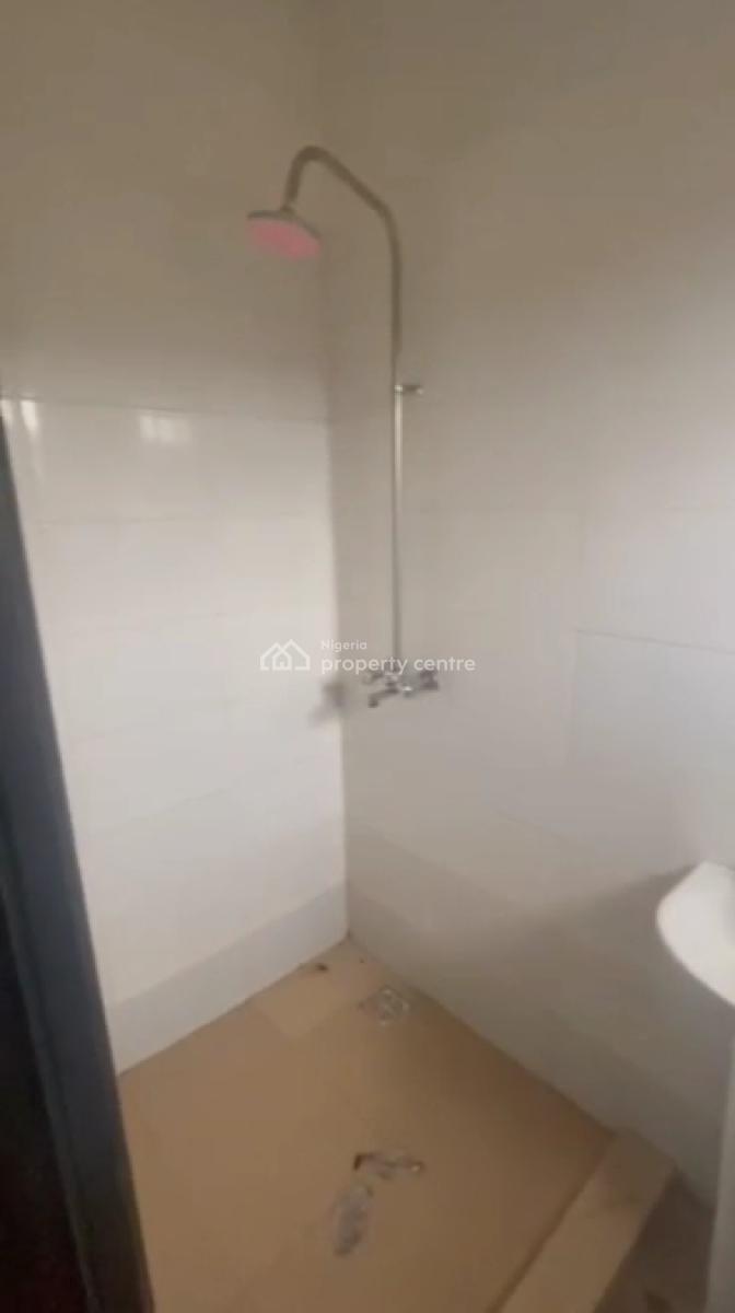 Executive, Very Spacious Roomself-con, Tunde Bello, Akoka, Yaba, Lagos, Self Contain (single Rooms) for Rent
