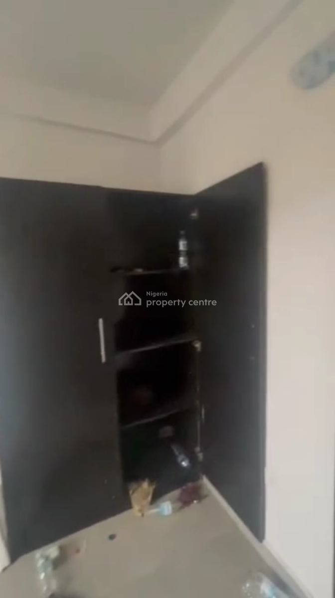 Executive, Very Spacious Roomself-con, Tunde Bello, Akoka, Yaba, Lagos, Self Contain (single Rooms) for Rent