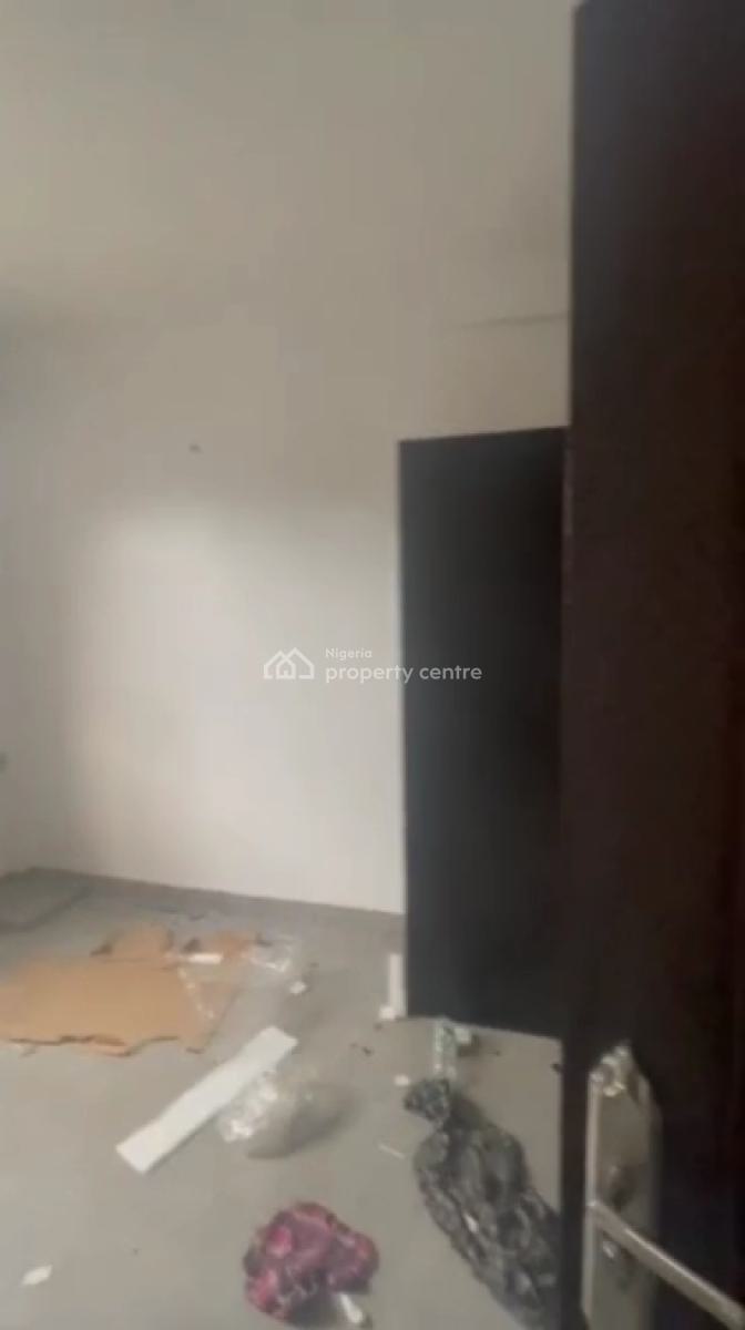 Executive, Very Spacious Roomself-con, Tunde Bello, Akoka, Yaba, Lagos, Self Contain (single Rooms) for Rent