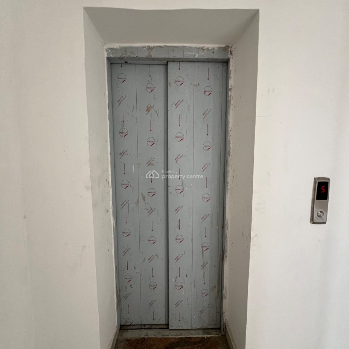 1/2 Bed 94.5/200 Million, Lekki Phase 1, Lekki, Lagos, Flat / Apartment for Sale