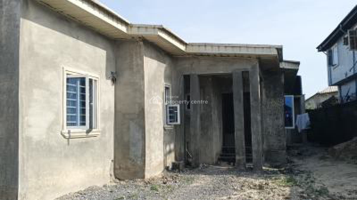 Distress Luxury 3 Bedroom Bungalow with a Room and Parlor Fenced &gated, Onosa, Ibeju Lekki, Lagos, Detached Bungalow for Sale