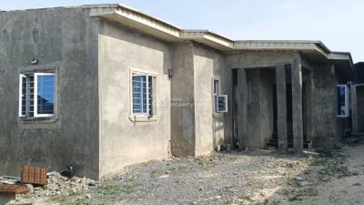 Distress Luxury 3 Bedroom Bungalow with a Room and Parlor Fenced &gated, Onosa, Ibeju Lekki, Lagos, Detached Bungalow for Sale