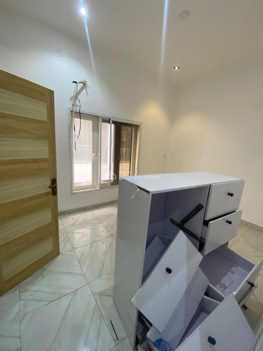 Fully Serviced One Bedroom Apartment (room and Parlour), Lekki Phase 1, Lekki, Lagos, Mini Flat (room and Parlour) for Rent