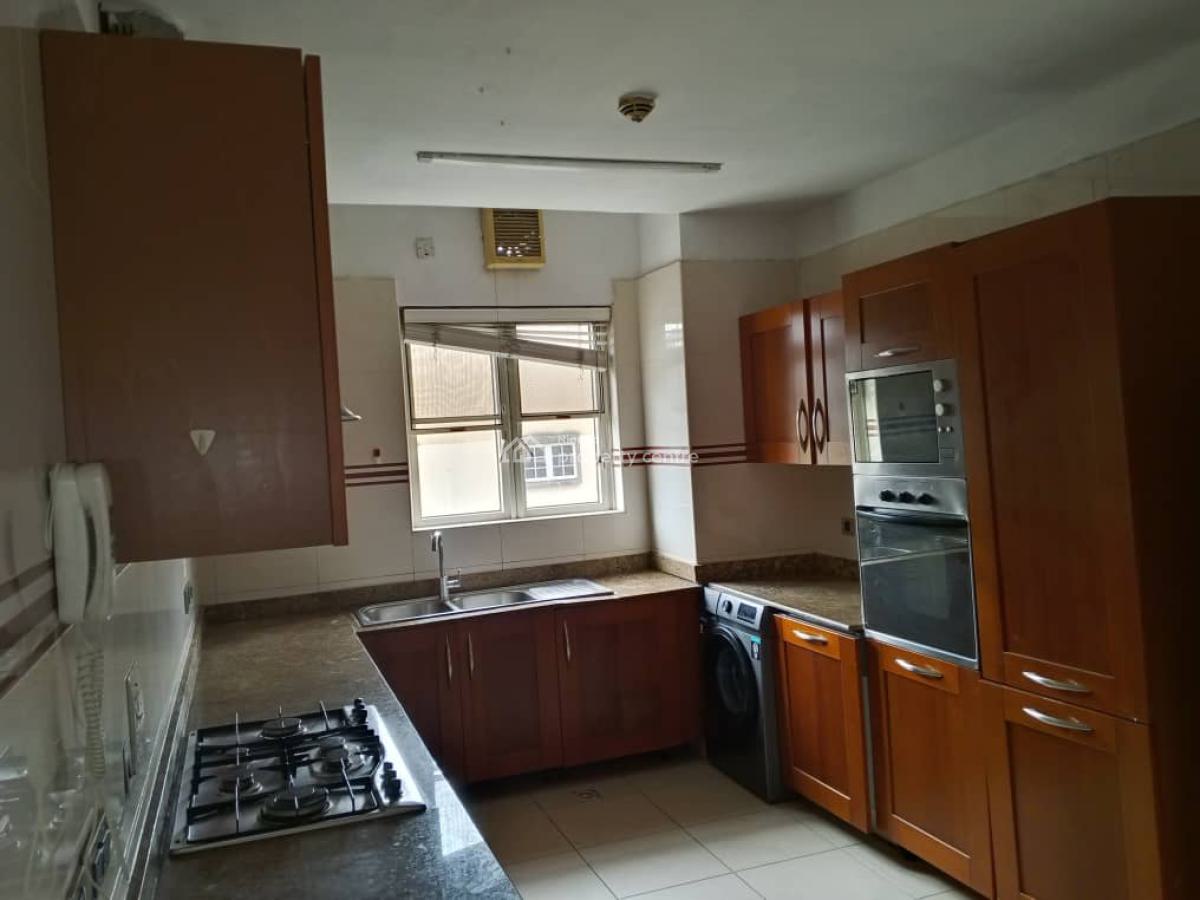Spacious 3 Bedroom Apartment with Bq, Ikoyi, Lagos, Flat / Apartment for Rent