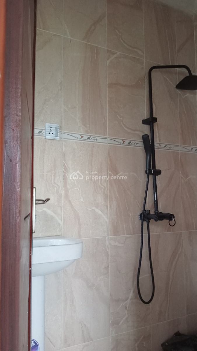 Well Maintained Standard 2 Bedroom Apartment Topnotch Finishing 2 Unit, Beechwood Estate, Ibeju Lekki Lagos, Imalete Alafia, Ibeju Lekki, Lagos, Flat / Apartment for Rent