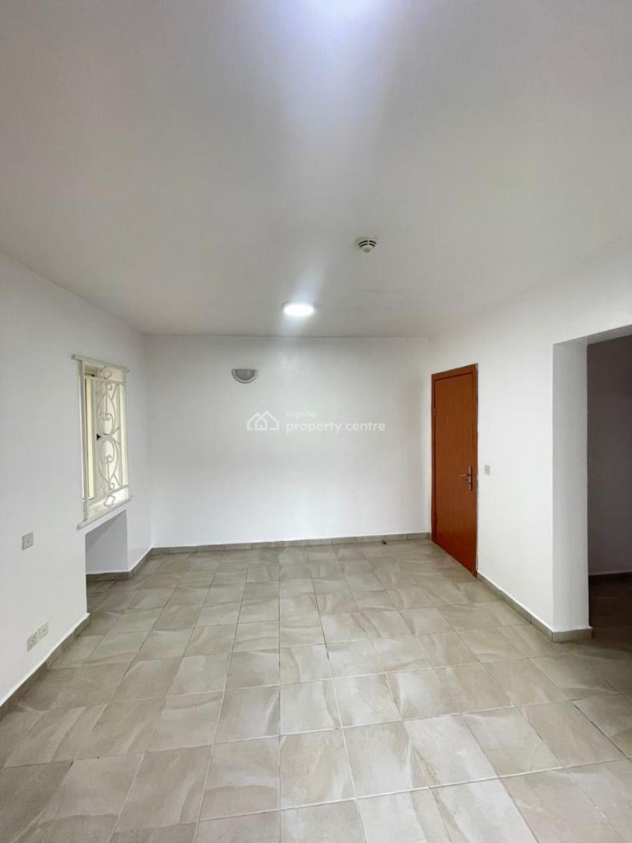 Spacious 3 Bedroom Apartment, Akiogun Road, Oniru, Victoria Island (vi), Lagos, Flat / Apartment for Sale