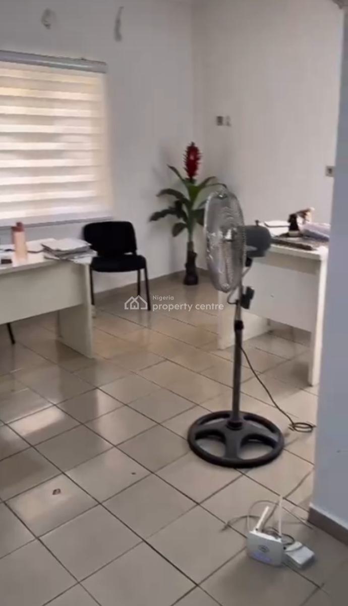 Office) Residential Extremely Clean 3 Bedrooms Flat with Bq,gimbia Str, Area 11, Garki, Abuja, Flat / Apartment for Rent