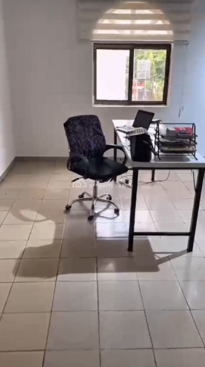 Office) Residential Extremely Clean 3 Bedrooms Flat with Bq,gimbia Str, Area 11, Garki, Abuja, Flat / Apartment for Rent