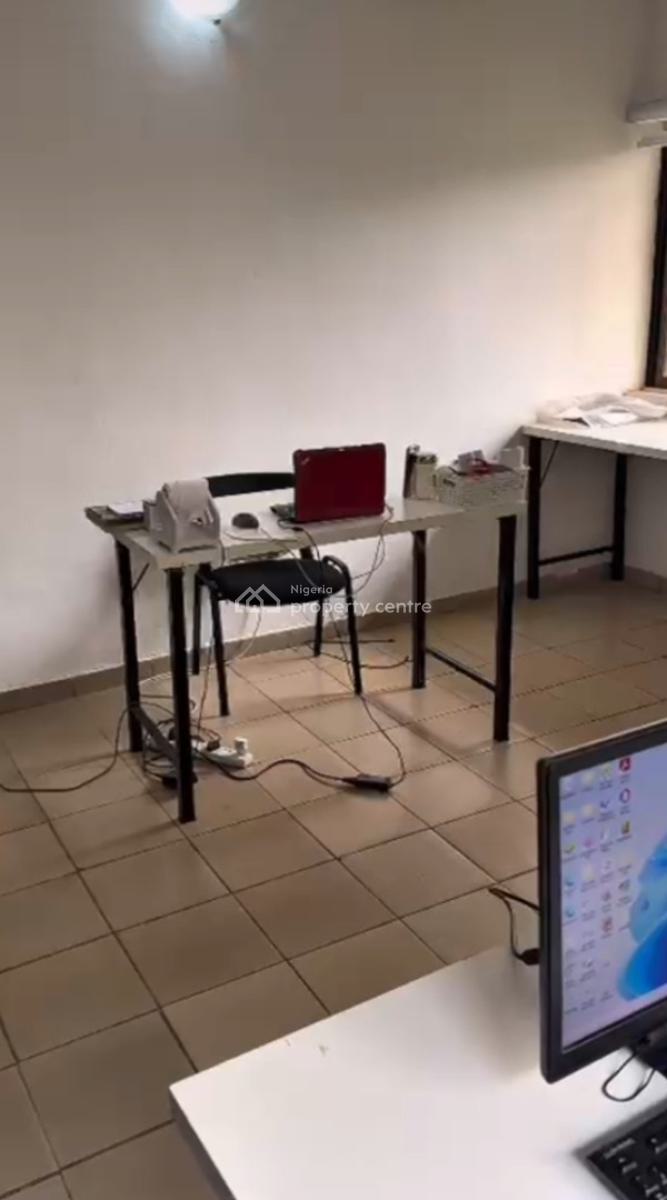 Office) Residential Extremely Clean 3 Bedrooms Flat with Bq,gimbia Str, Area 11, Garki, Abuja, Flat / Apartment for Rent