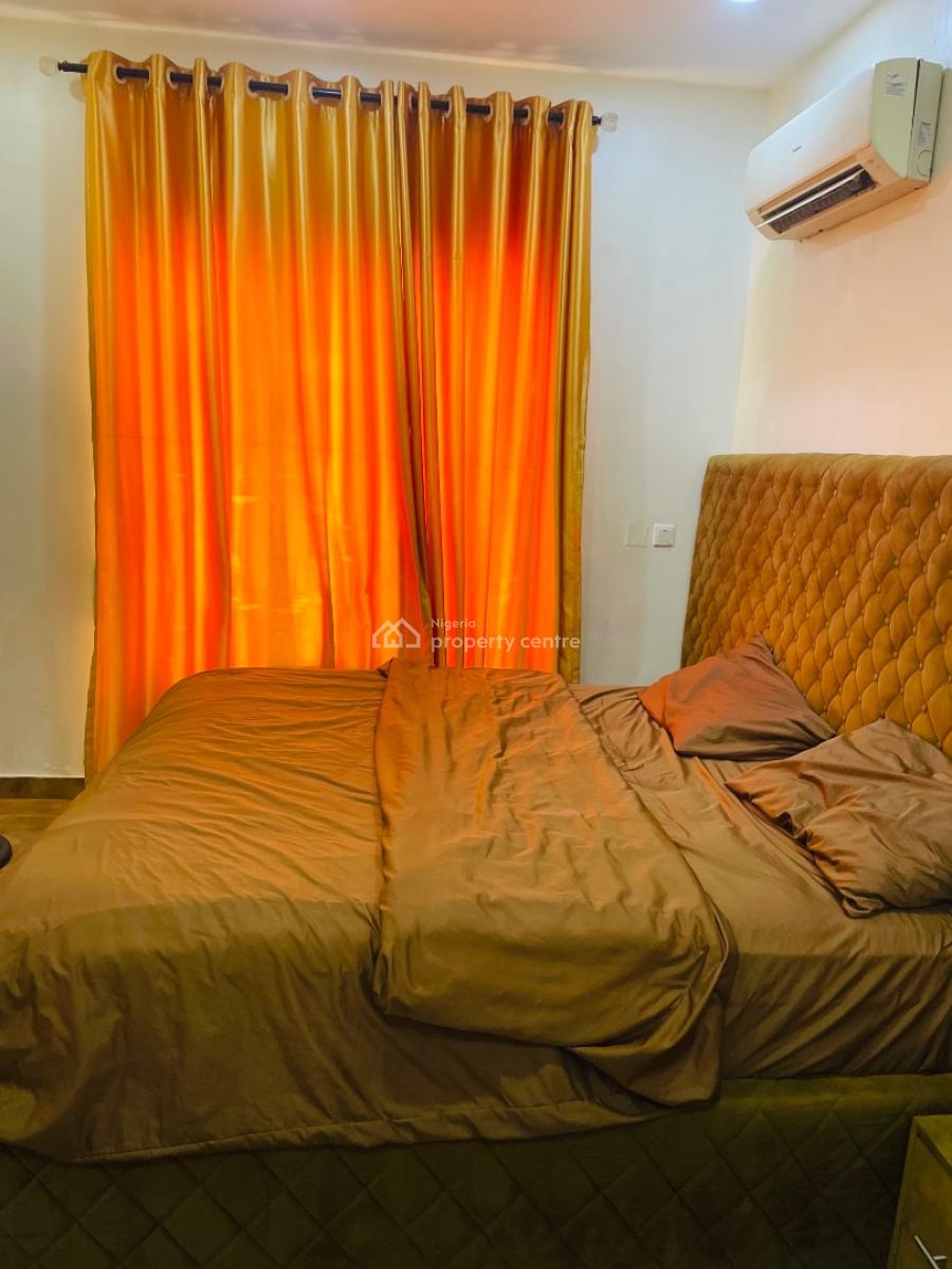 3bedroom Shared Apartment, Coleman Nwafor Street, Orchid Road, Lekki, Lagos, Flat / Apartment Short Let