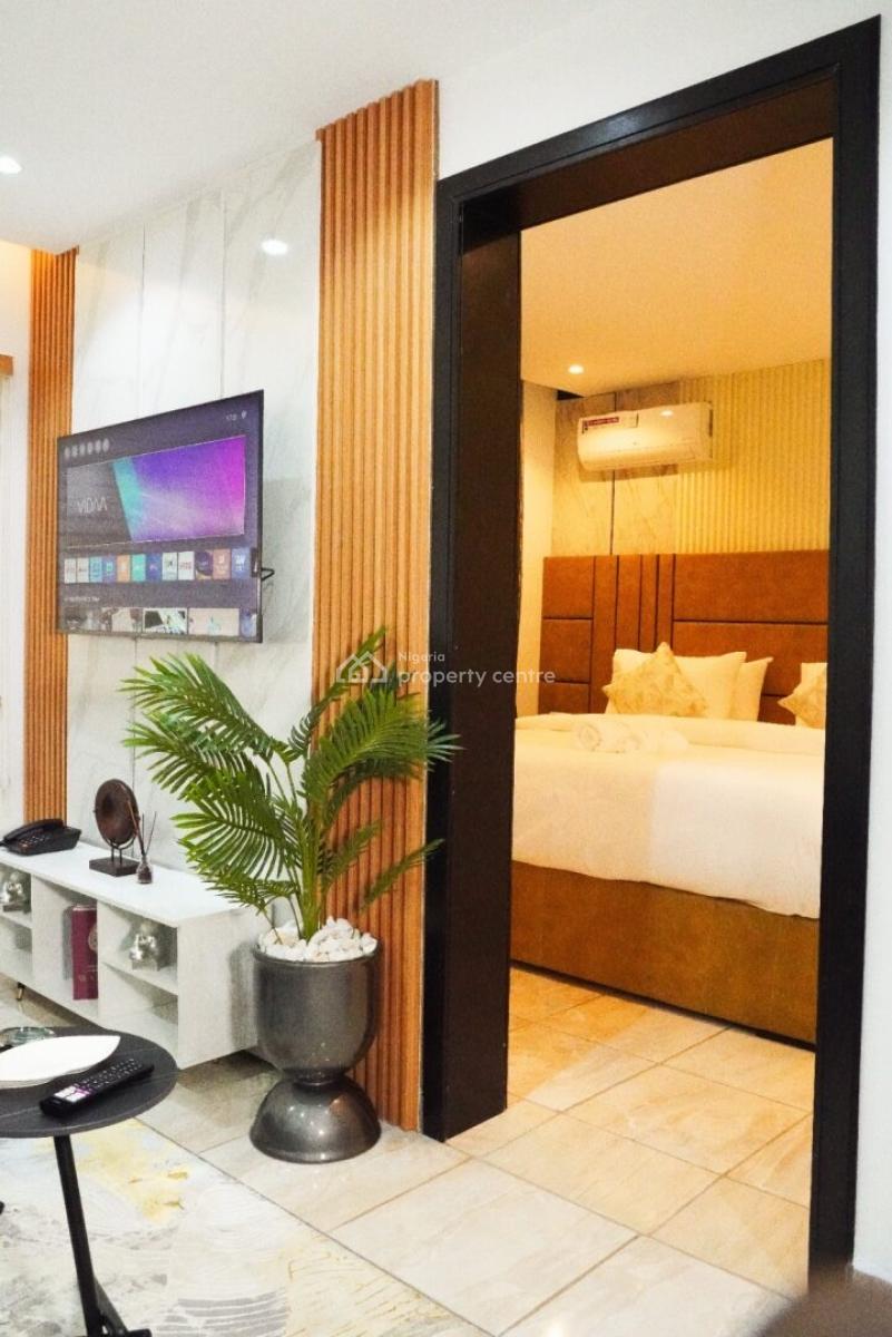 3bedroom Shared Apartment, Coleman Nwafor Street, Orchid Road, Lekki, Lagos, Flat / Apartment Short Let