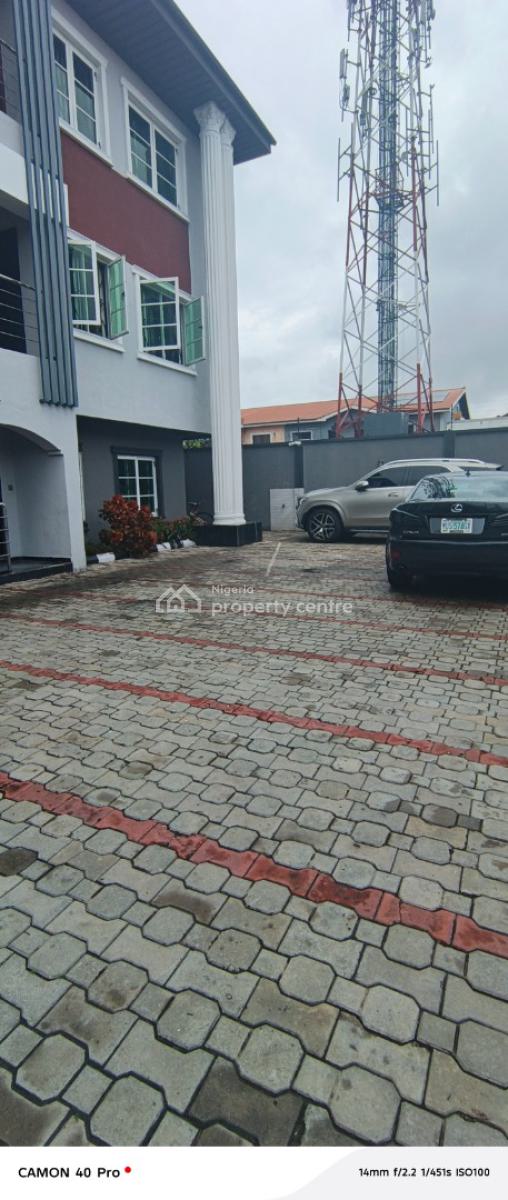 3 Bedroom Flat with Bq, Fola Osibo Street, Off Admiralty Way, Lekki Phase 1, Lekki, Lagos, Flat / Apartment for Rent