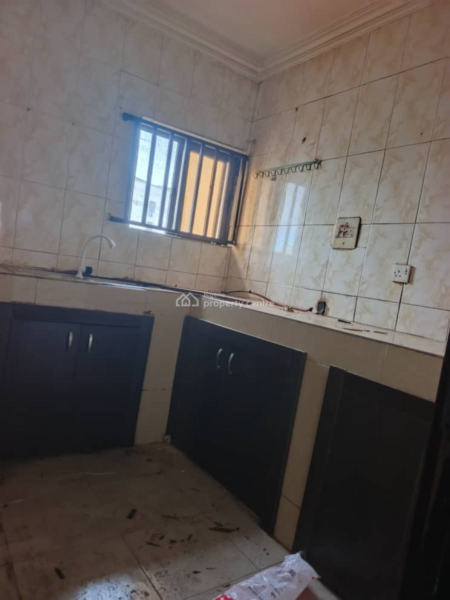 Spacious & Clean 2 Bedroom Flat Apartment, Opposite Omole Phase 2, Ojodu Berger, Ojodu, Lagos, Flat / Apartment for Rent