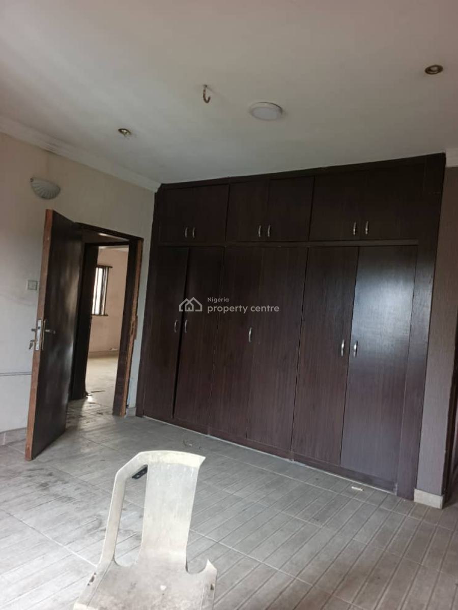 Spacious & Clean 2 Bedroom Flat Apartment, Opposite Omole Phase 2, Ojodu Berger, Ojodu, Lagos, Flat / Apartment for Rent
