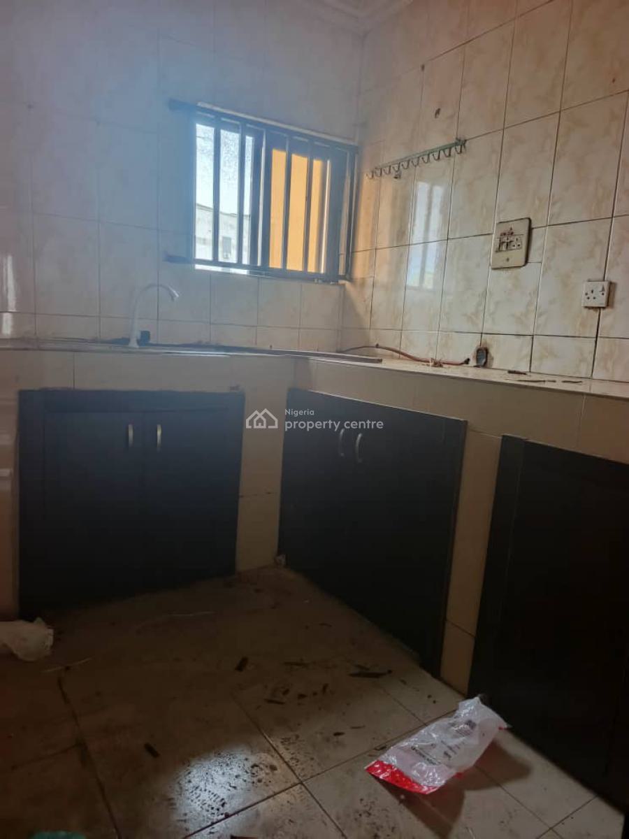 Spacious & Clean 2 Bedroom Flat Apartment, Opposite Omole Phase 2, Ojodu Berger, Ojodu, Lagos, Flat / Apartment for Rent