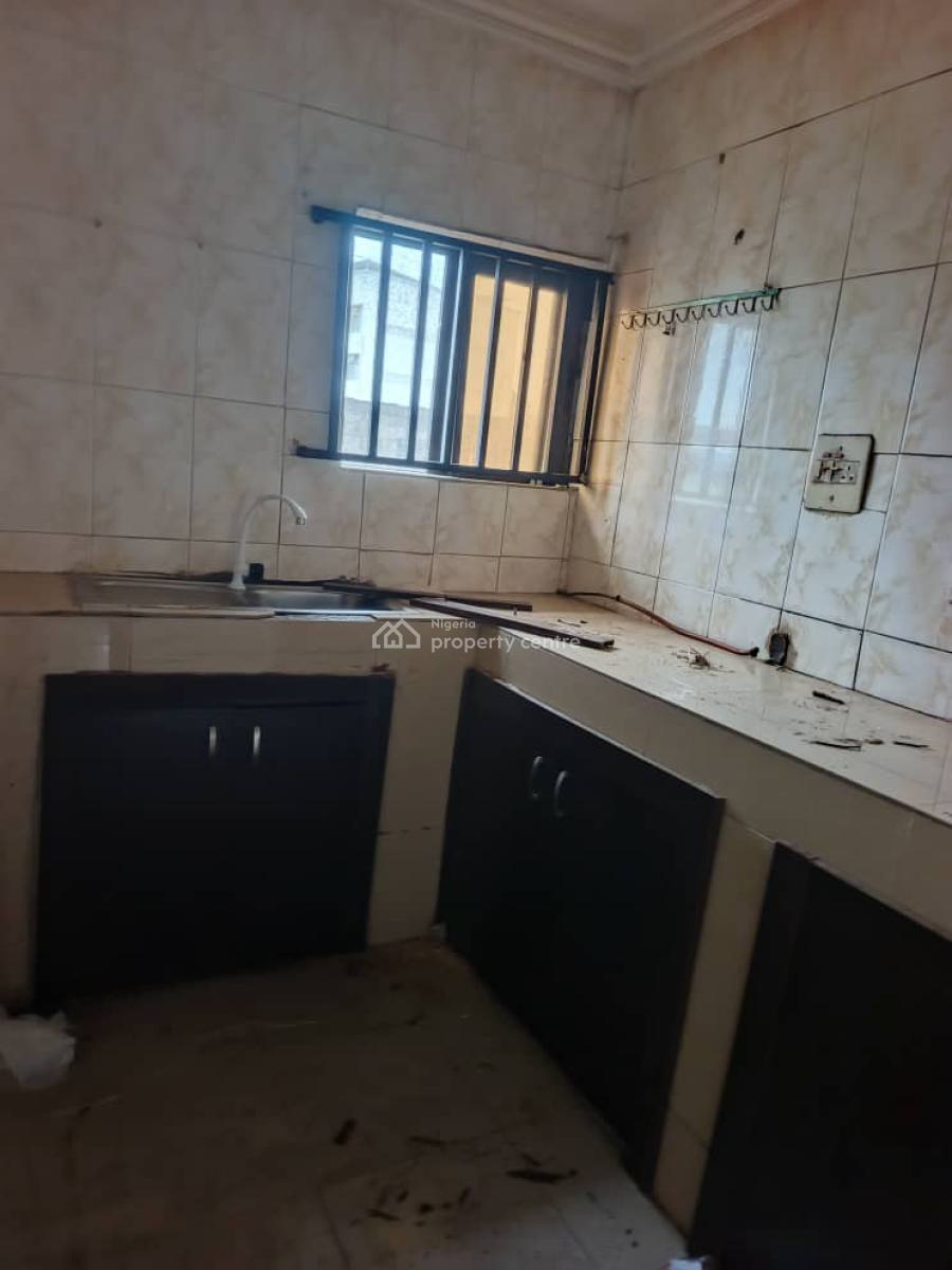 Spacious & Clean 2 Bedroom Flat Apartment, Opposite Omole Phase 2, Ojodu Berger, Ojodu, Lagos, Flat / Apartment for Rent