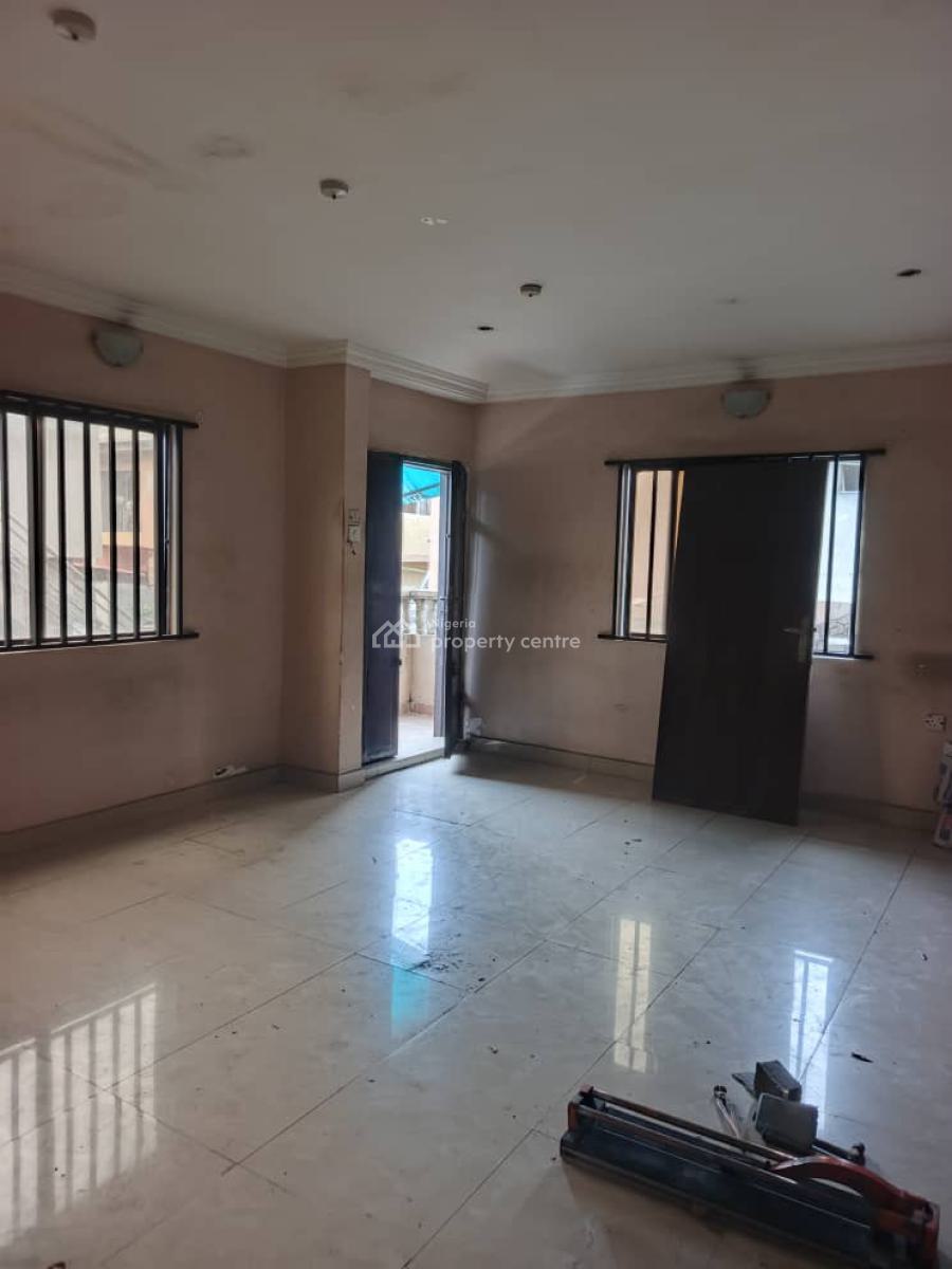 Spacious & Clean 2 Bedroom Flat Apartment, Opposite Omole Phase 2, Ojodu Berger, Ojodu, Lagos, Flat / Apartment for Rent