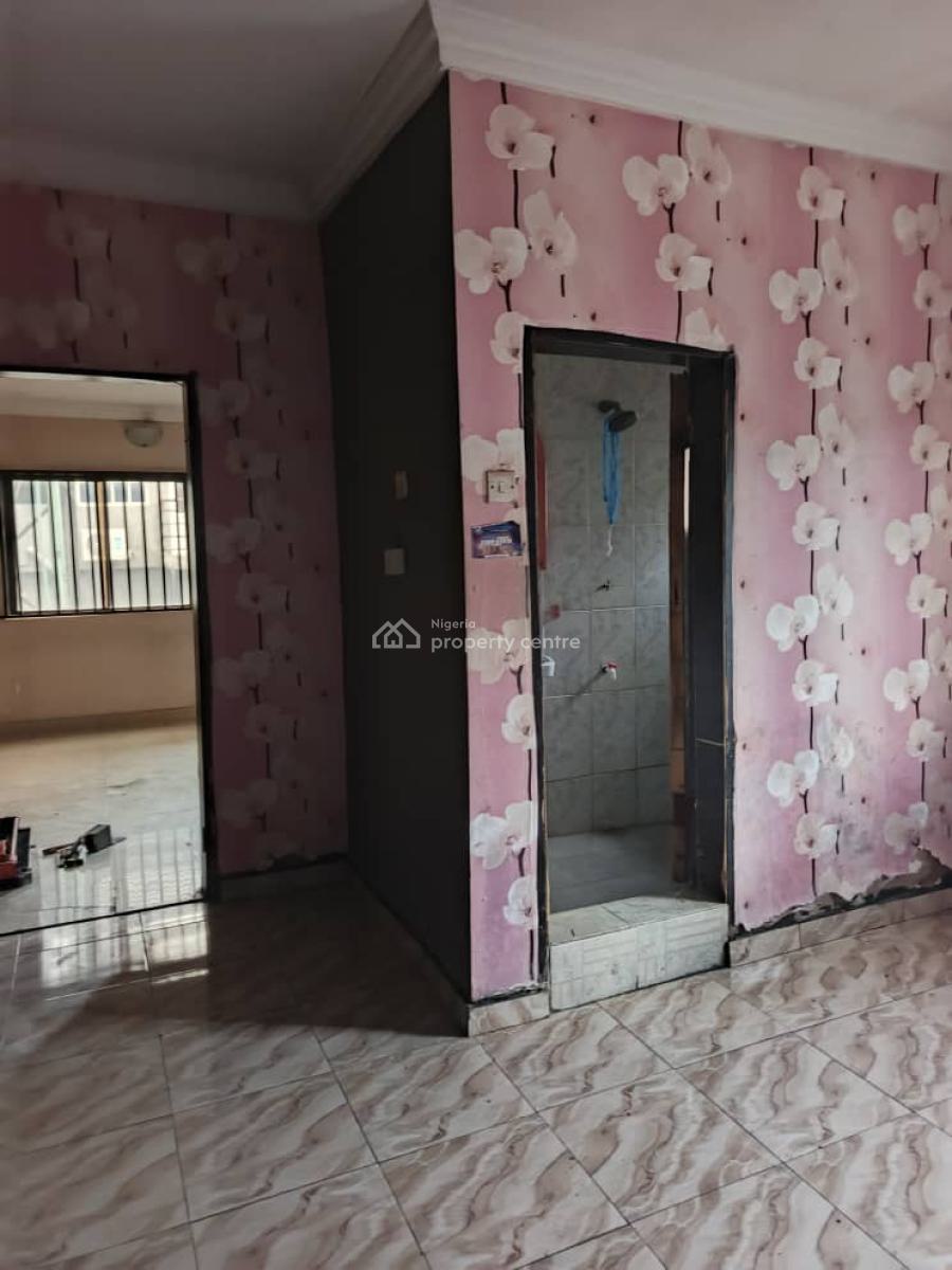 Spacious & Clean 2 Bedroom Flat Apartment, Opposite Omole Phase 2, Ojodu Berger, Ojodu, Lagos, Flat / Apartment for Rent