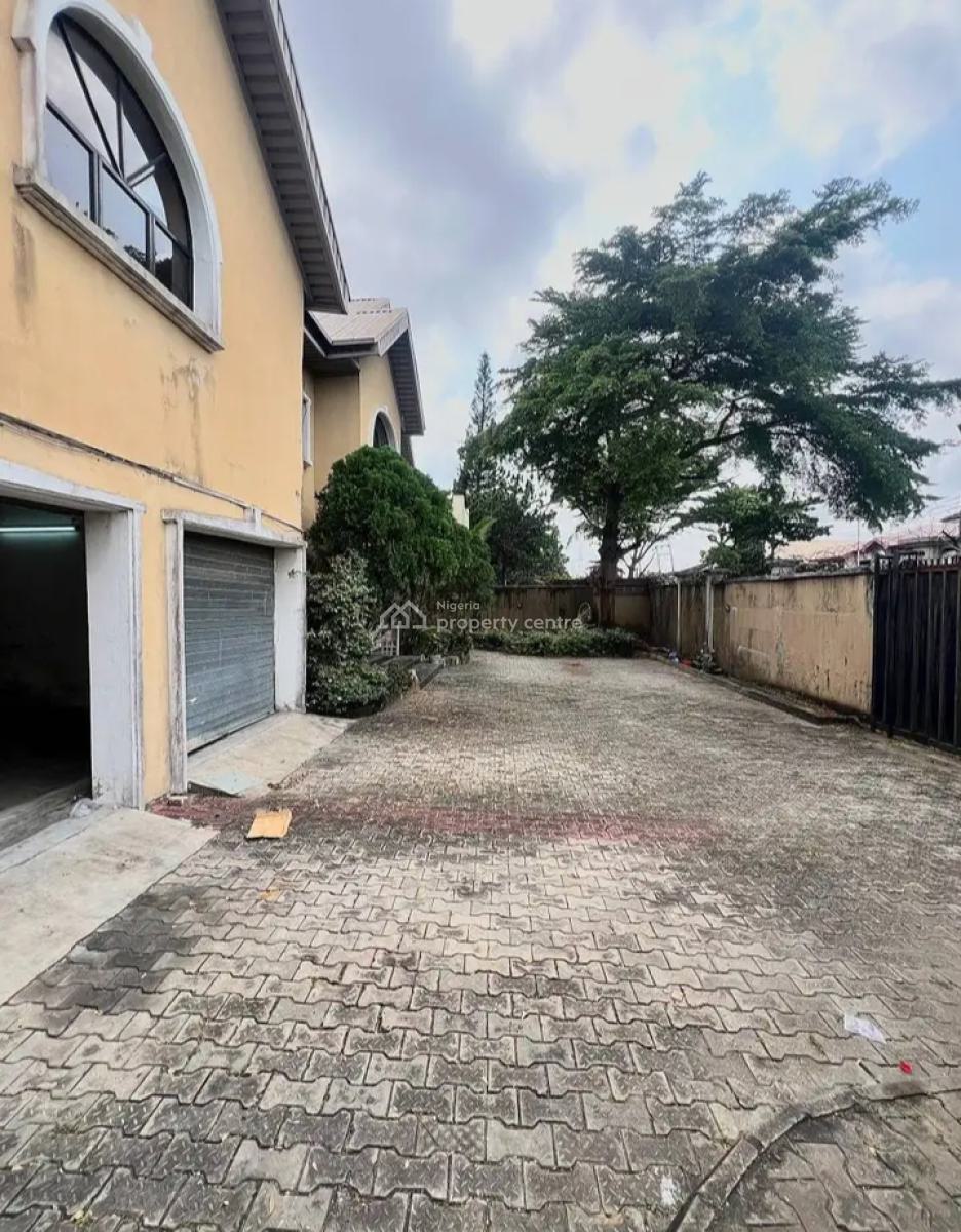 Well Built 5 Bedroom Detached Duplex with 3 Bqs, Lekki Phase 1, Lekki, Lagos, Detached Duplex for Rent