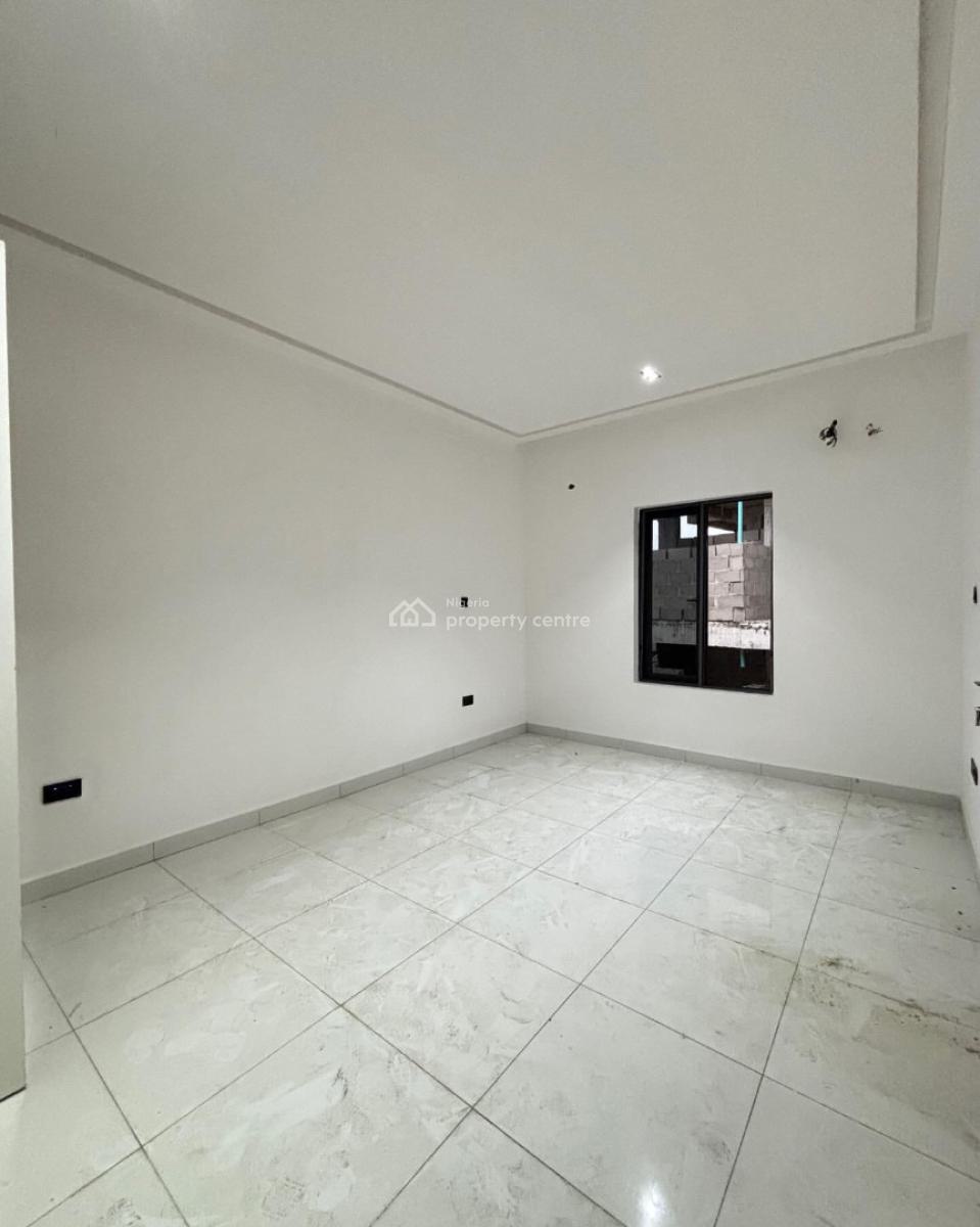 Serviced 2 Bedrooms Penthouse Available, Lekki Phase 1, Lekki, Lagos, Flat / Apartment for Rent