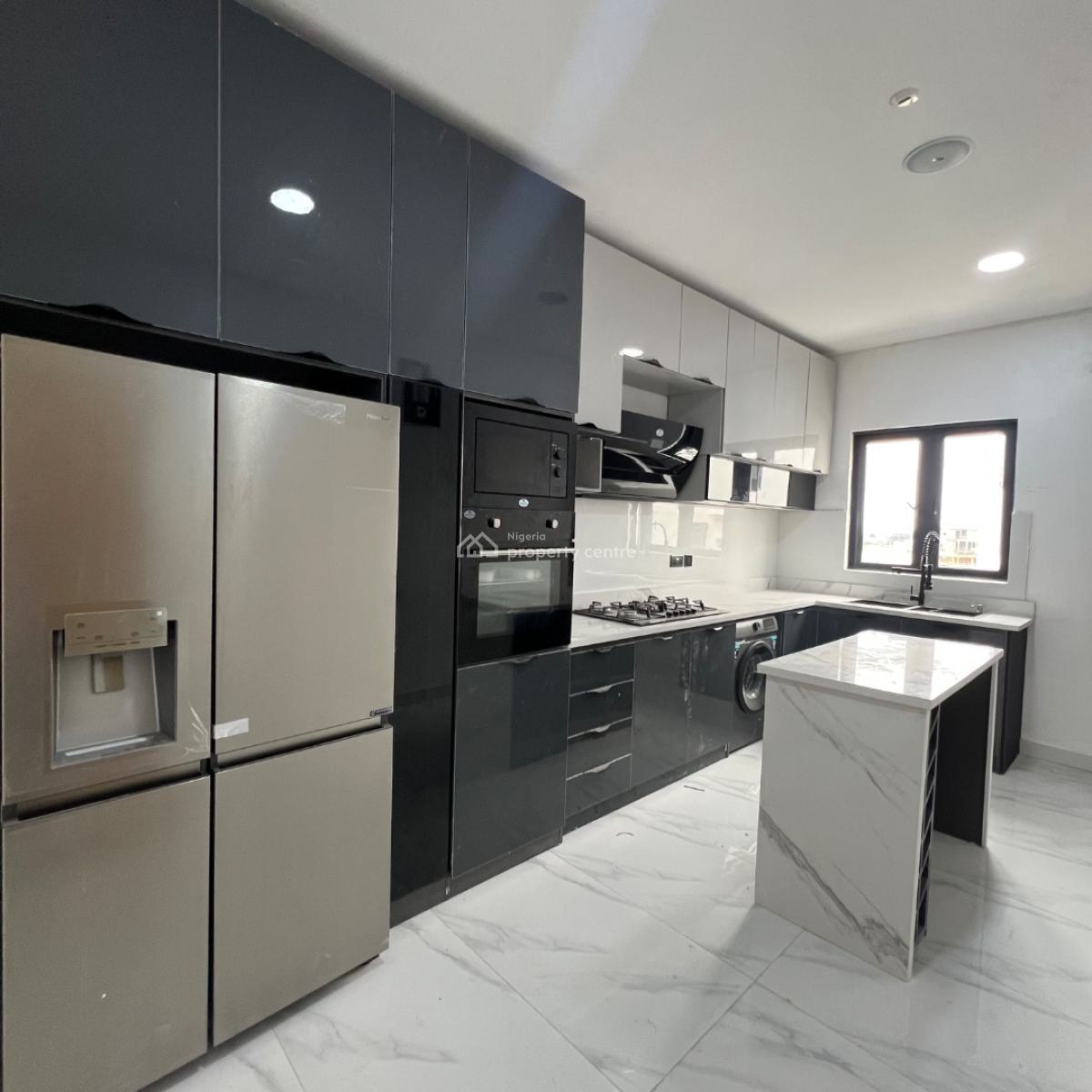 2 Bedroom & Bq, Lekki Phase 1, Lekki, Lagos, Flat / Apartment for Sale