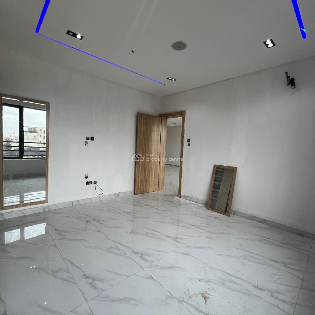 2 Bedroom & Bq, Lekki Phase 1, Lekki, Lagos, Flat / Apartment for Sale