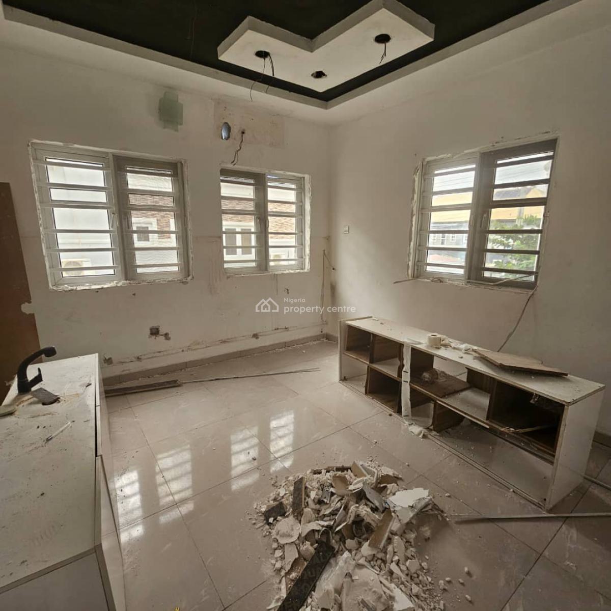 Massive 5 Bedroom Detached Townhouse (residential/commercial), Lekki Phase 1, Lekki, Lagos, Commercial Property for Rent