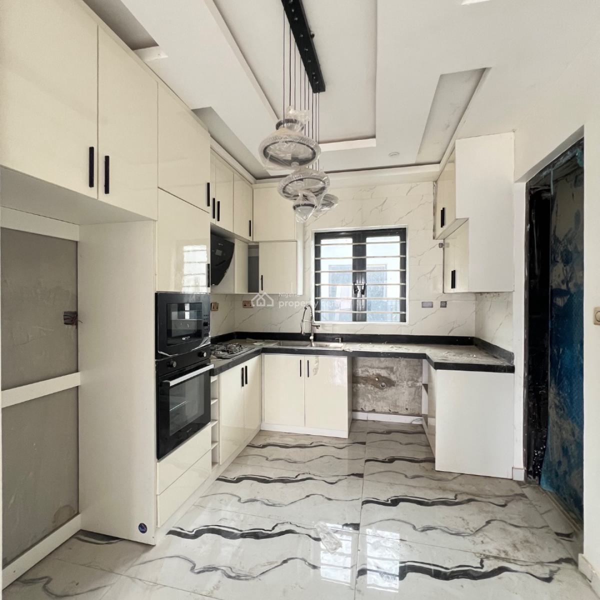 1 Bedroom & Bq, Lekki Phase 1, Lekki, Lagos, Flat / Apartment for Sale