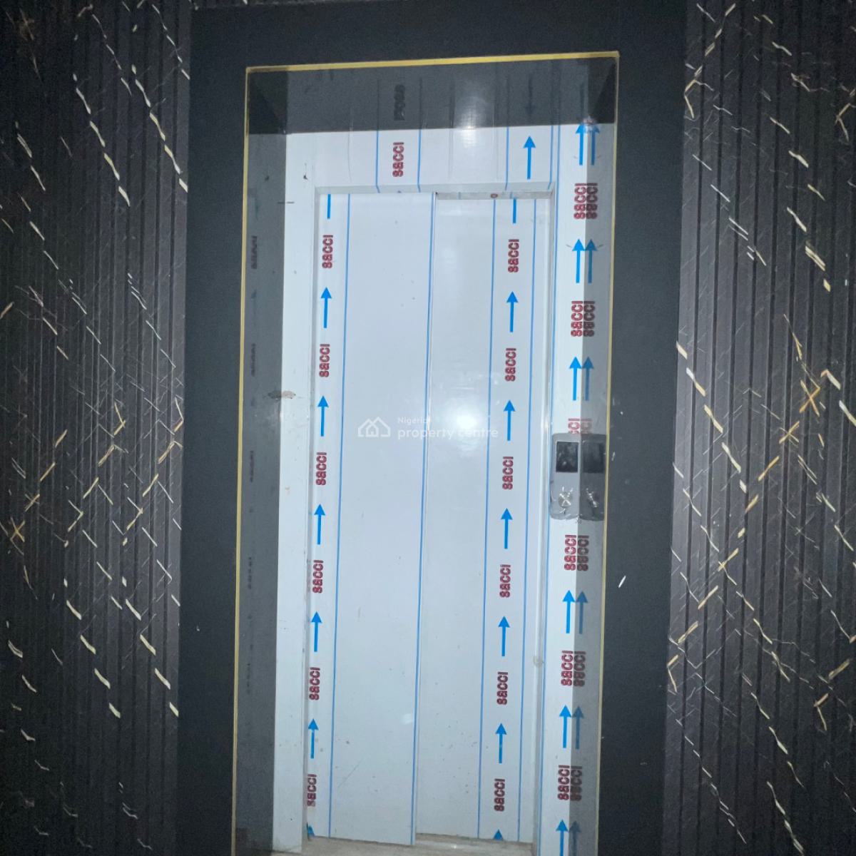 1 Bedroom & Bq, Lekki Phase 1, Lekki, Lagos, Flat / Apartment for Sale