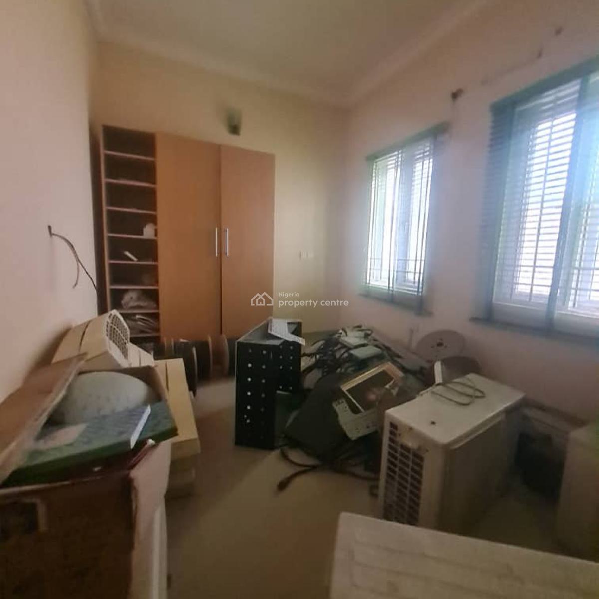 Self Serviced 5-bedroom Semi-detached Duplex with Bq, Idado, Lekki, Lagos, Semi-detached Duplex for Rent