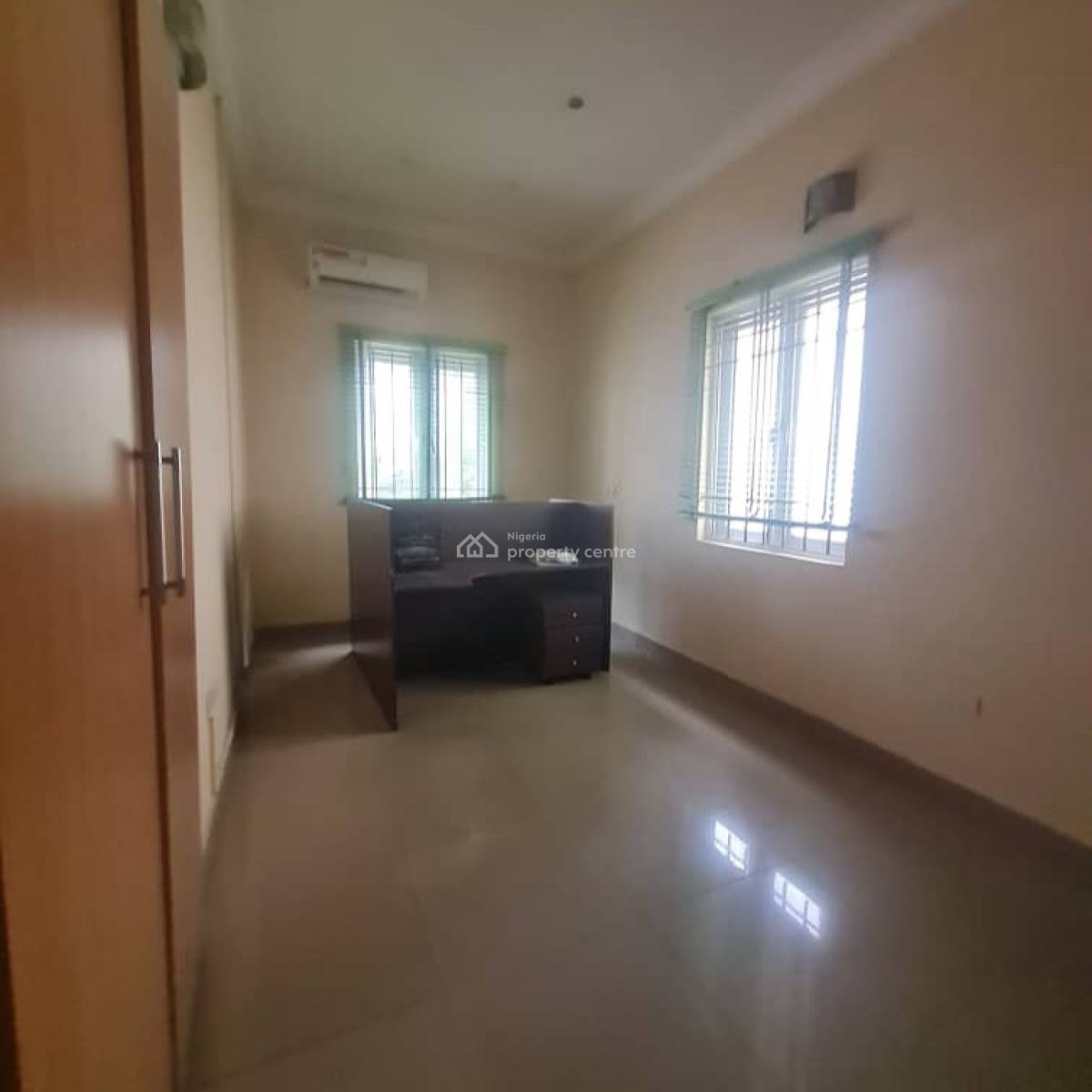 Self Serviced 5-bedroom Semi-detached Duplex with Bq, Idado, Lekki, Lagos, Semi-detached Duplex for Rent