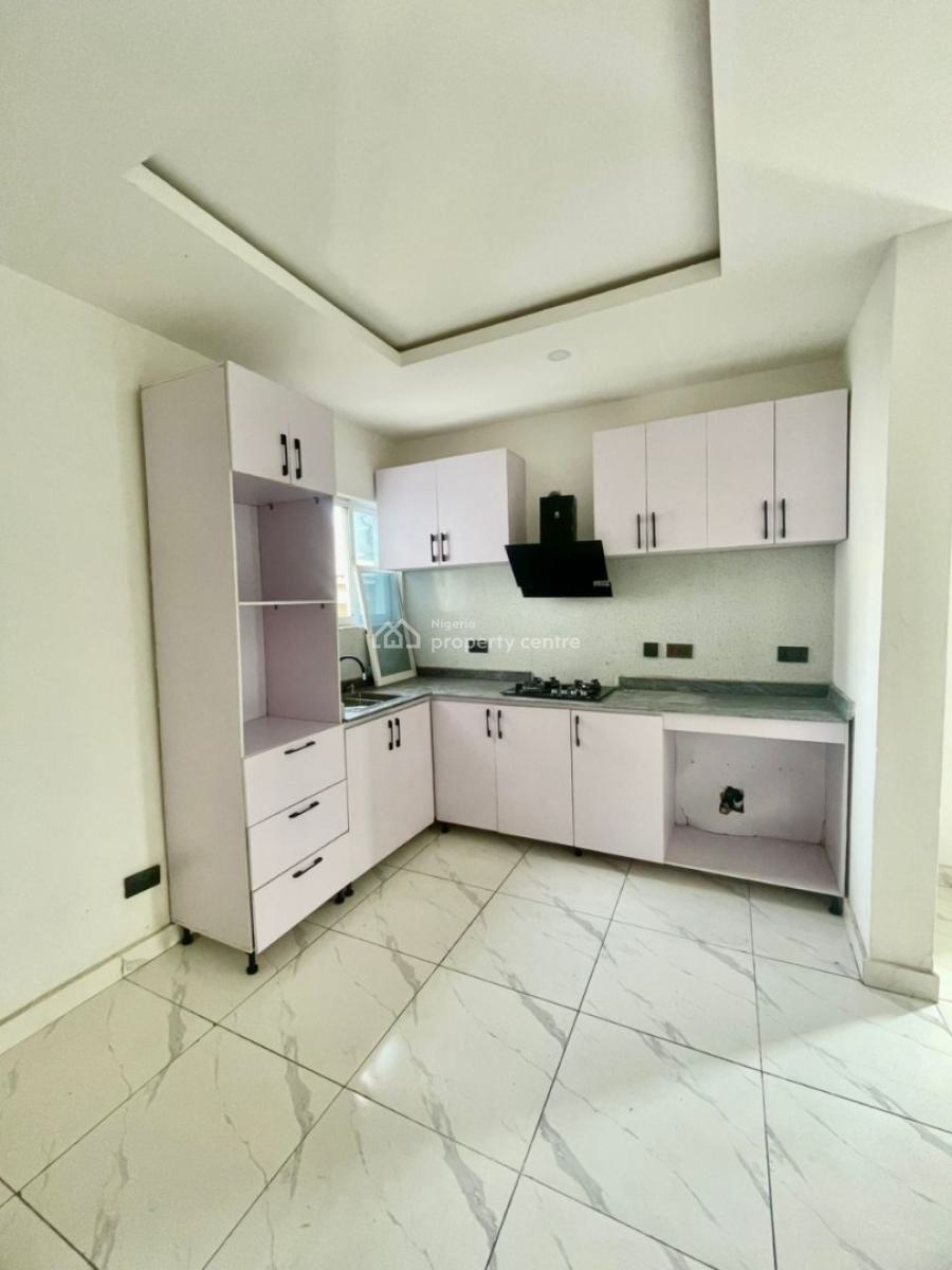 Finely Built 2 Bedroom Apartment, Ikota, Lekki, Lagos, Flat / Apartment for Sale