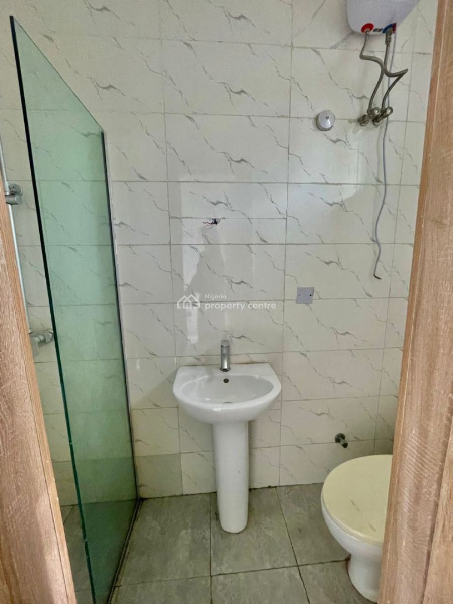 Finely Built 2 Bedroom Apartment, Ikota, Lekki, Lagos, Flat / Apartment for Sale