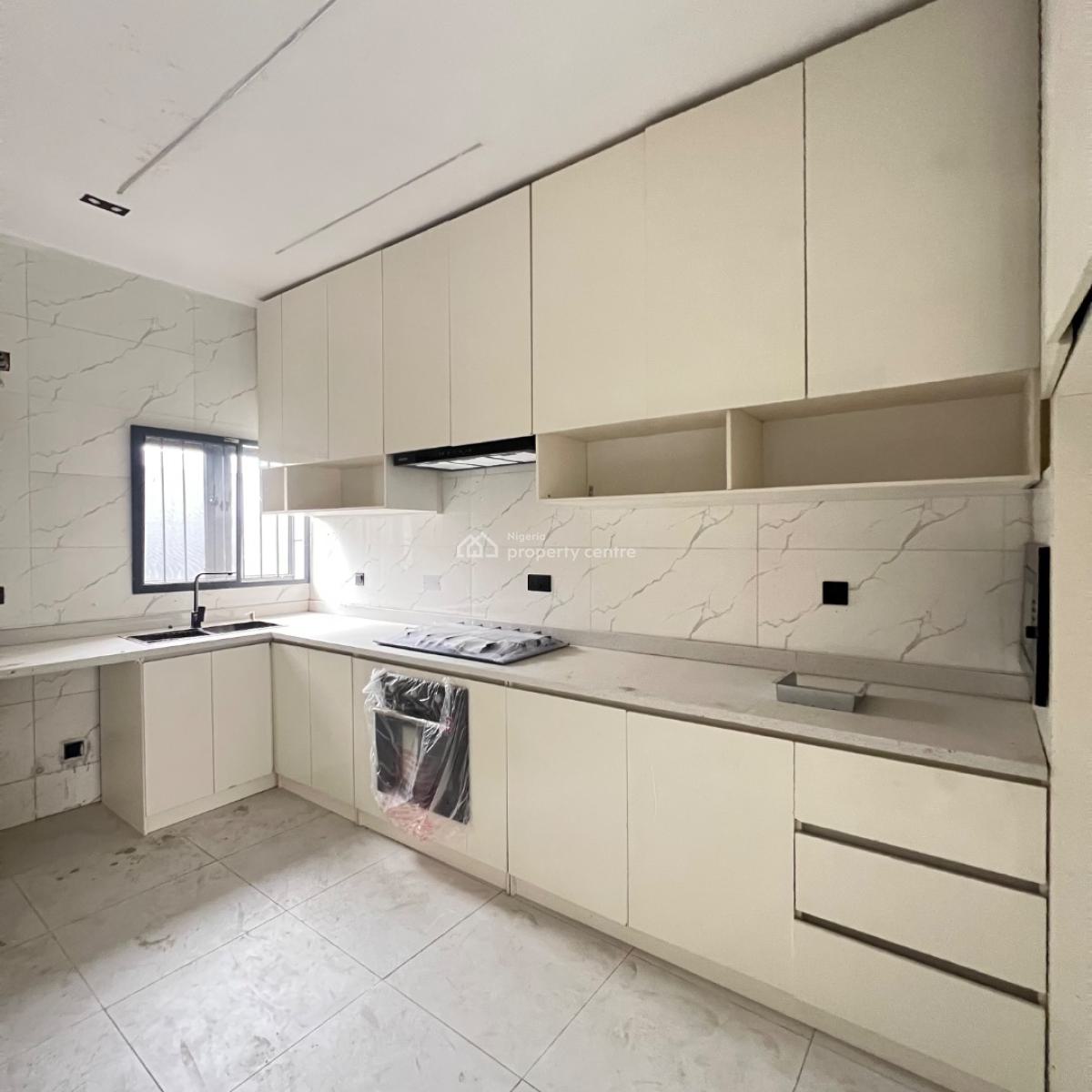 4 Bedroom & Bq, Lekki Phase 1, Lekki, Lagos, Terraced Duplex for Sale