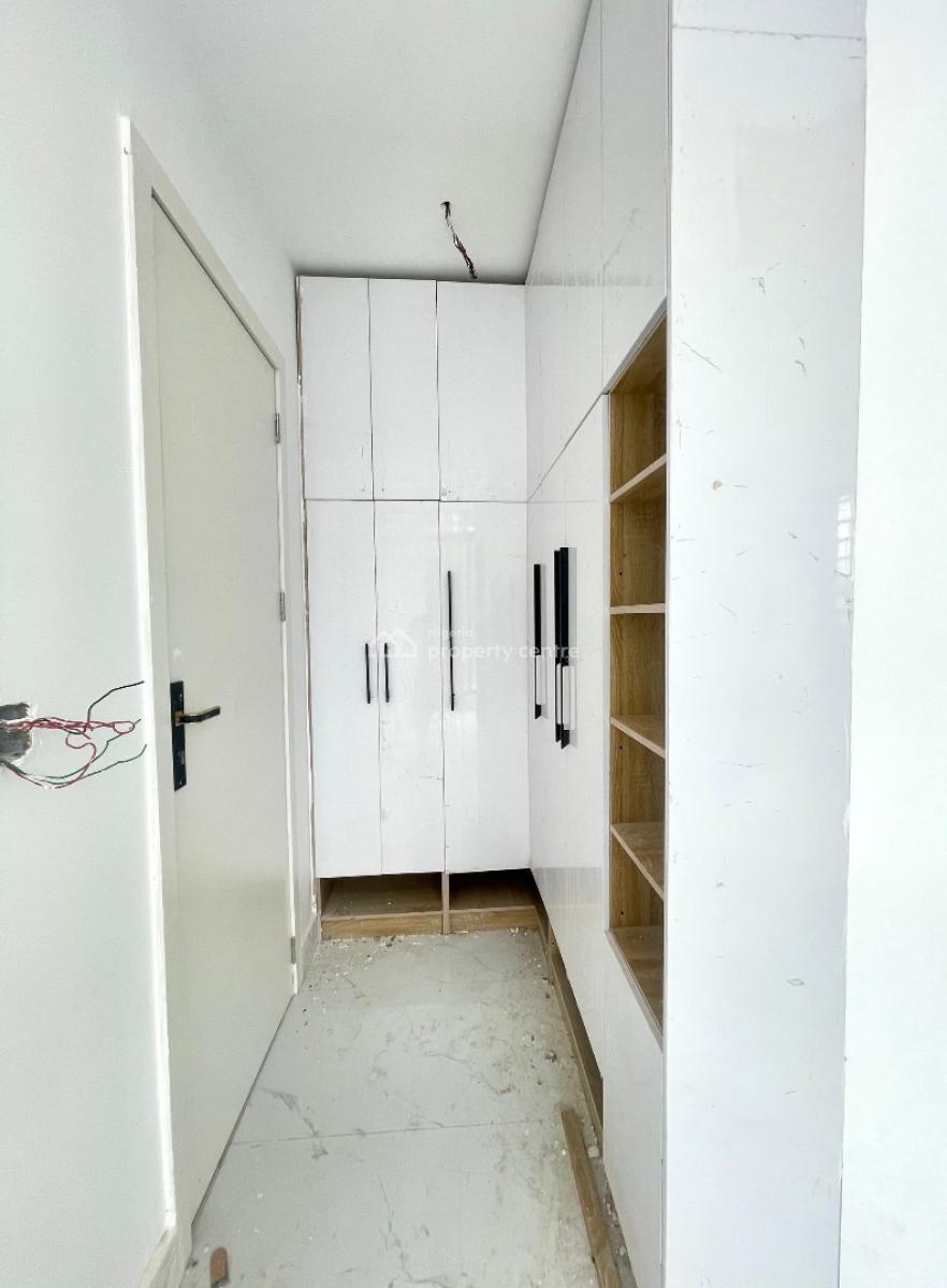 Serviced 2 Bedroom Luxury Apartments with Swimming Pool, Gym, Lekki Phase 1, Lekki, Lagos, Flat / Apartment for Sale