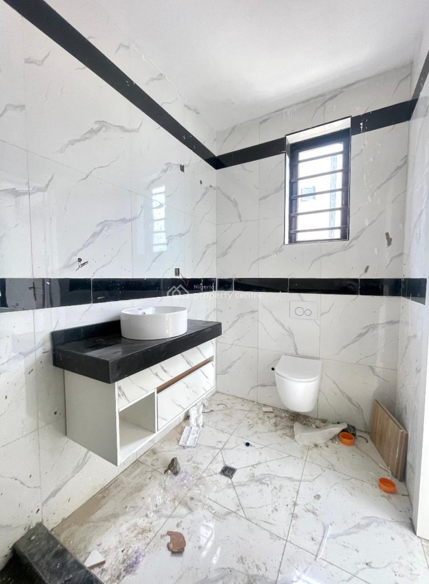 Serviced 2 Bedroom Luxury Apartments with Swimming Pool, Gym, Lekki Phase 1, Lekki, Lagos, Flat / Apartment for Sale