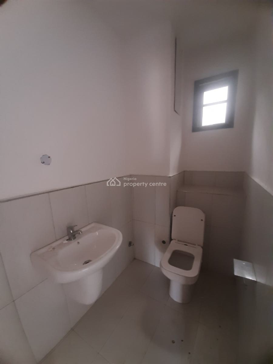 Newly Built and Serviced 2 Bedroom En-suite Flat with Fitted Kitchen, Lekki Phase 1, Lekki, Lagos, Flat / Apartment for Rent
