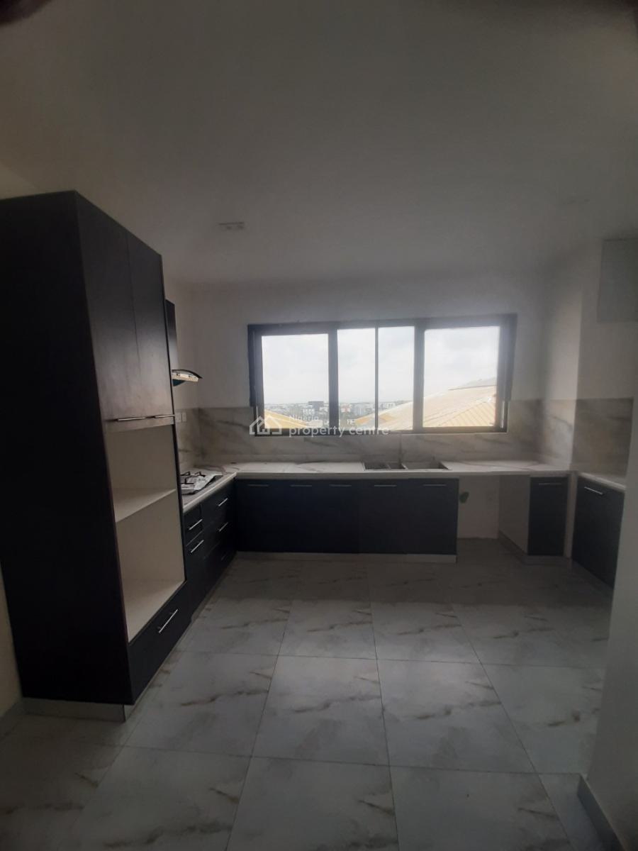 Newly Built and Serviced 2 Bedroom En-suite Flat with Fitted Kitchen, Lekki Phase 1, Lekki, Lagos, Flat / Apartment for Rent