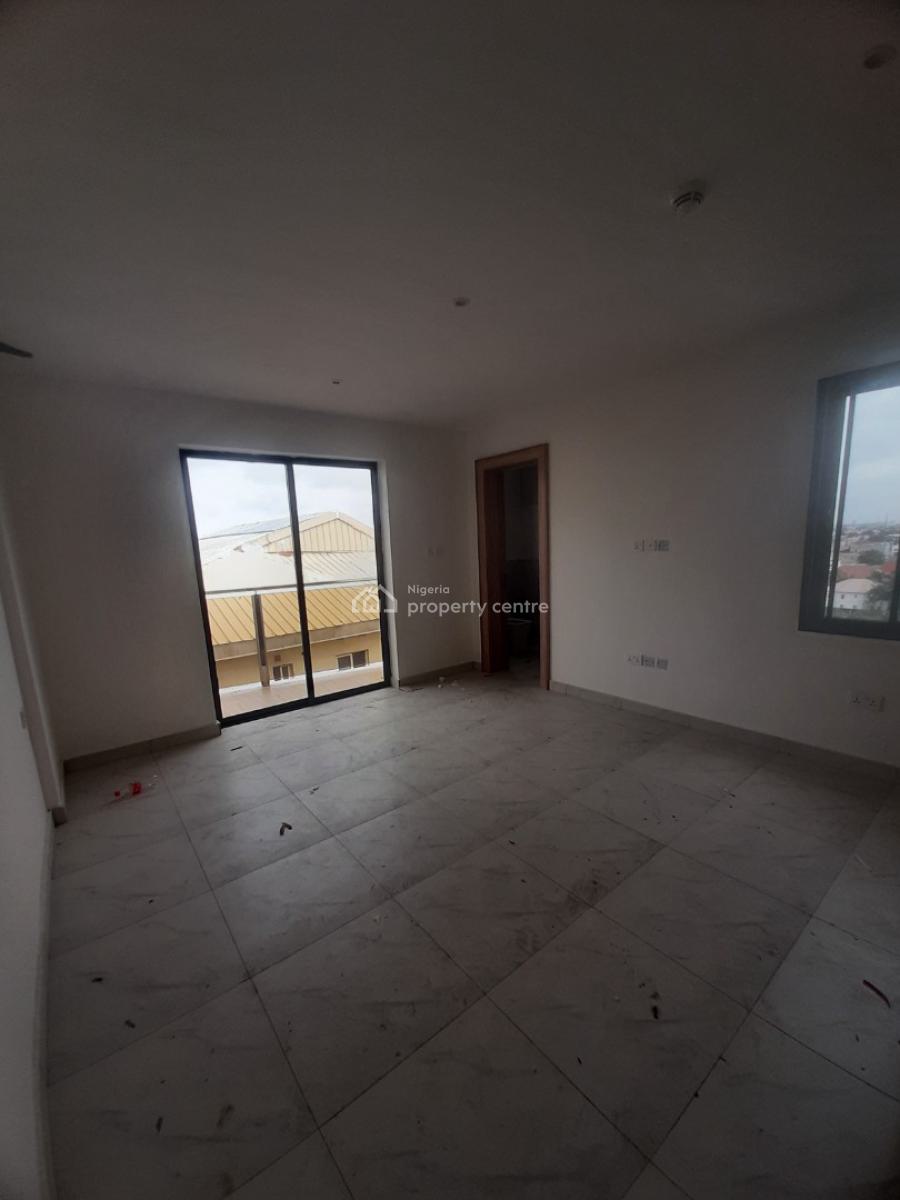 Newly Built and Serviced 2 Bedroom En-suite Flat with Fitted Kitchen, Lekki Phase 1, Lekki, Lagos, Flat / Apartment for Rent