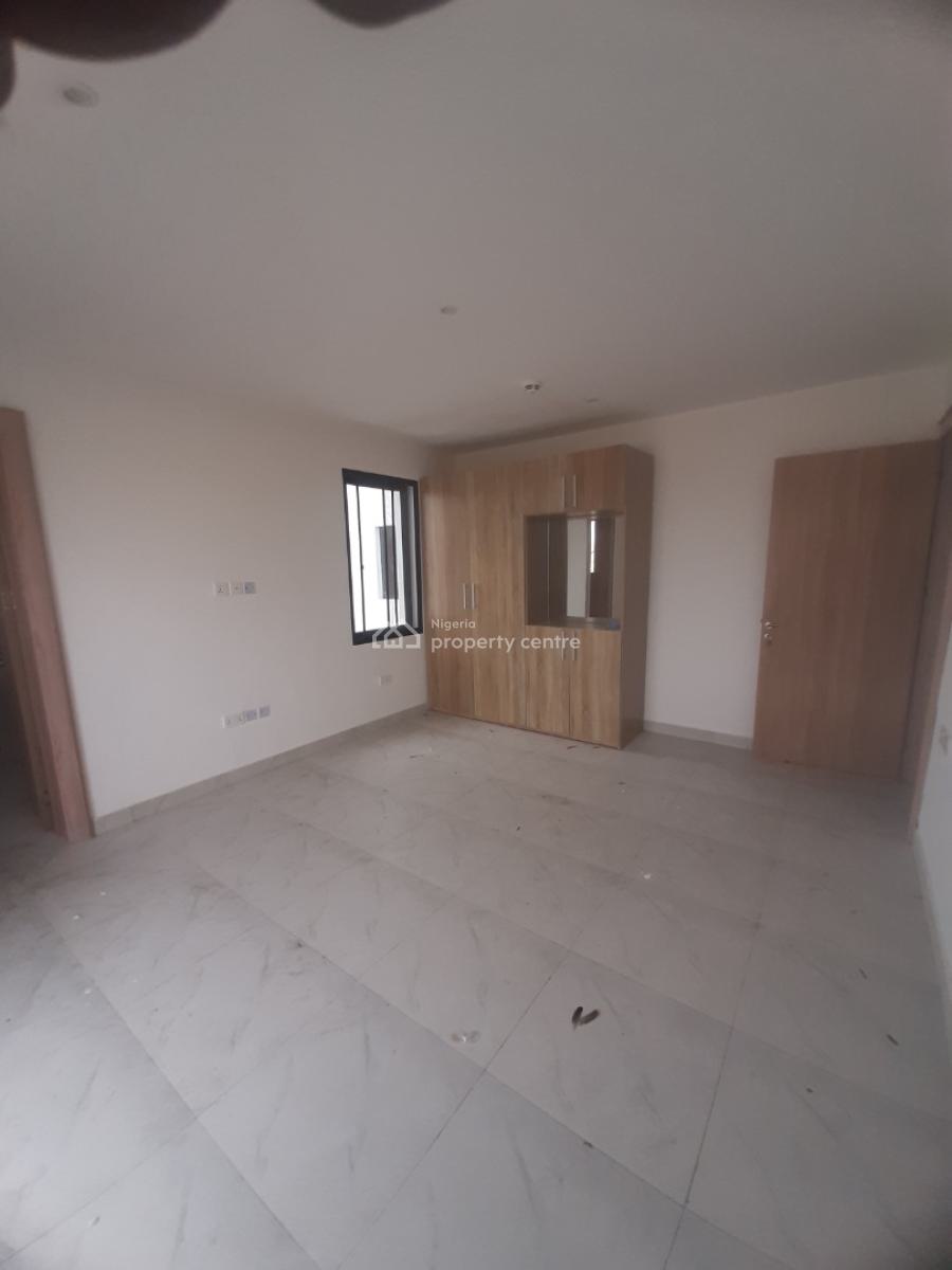 Newly Built and Serviced 2 Bedroom En-suite Flat with Fitted Kitchen, Lekki Phase 1, Lekki, Lagos, Flat / Apartment for Rent